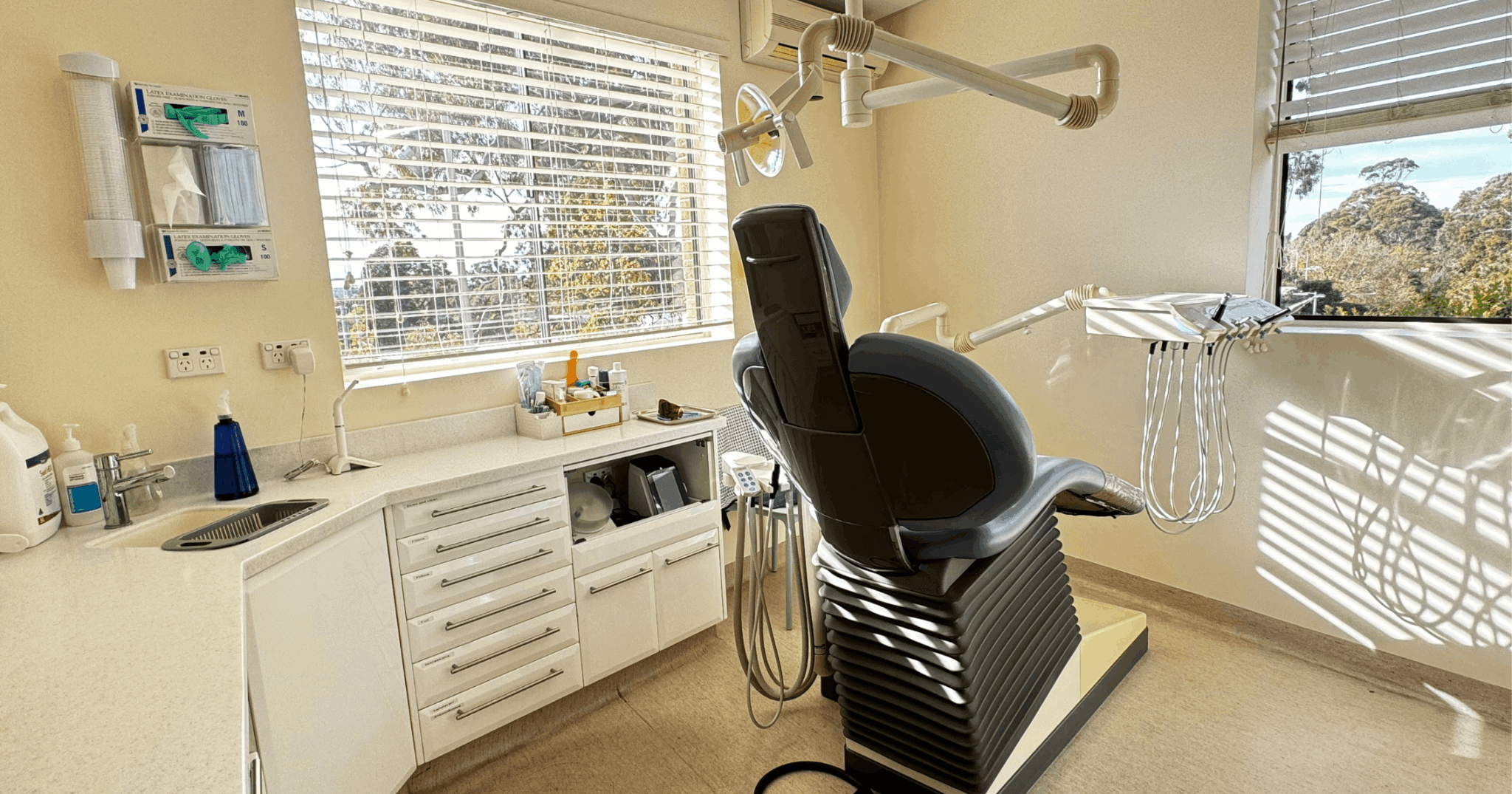 Surgery room at a dentist in Gordon on the Upper North Shore