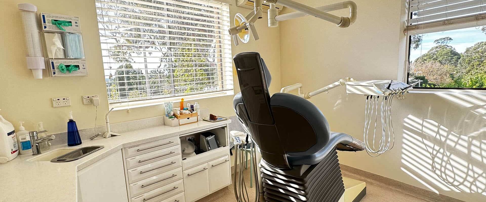Treatment chair and equipment in the Northern Dental Gordon clinic